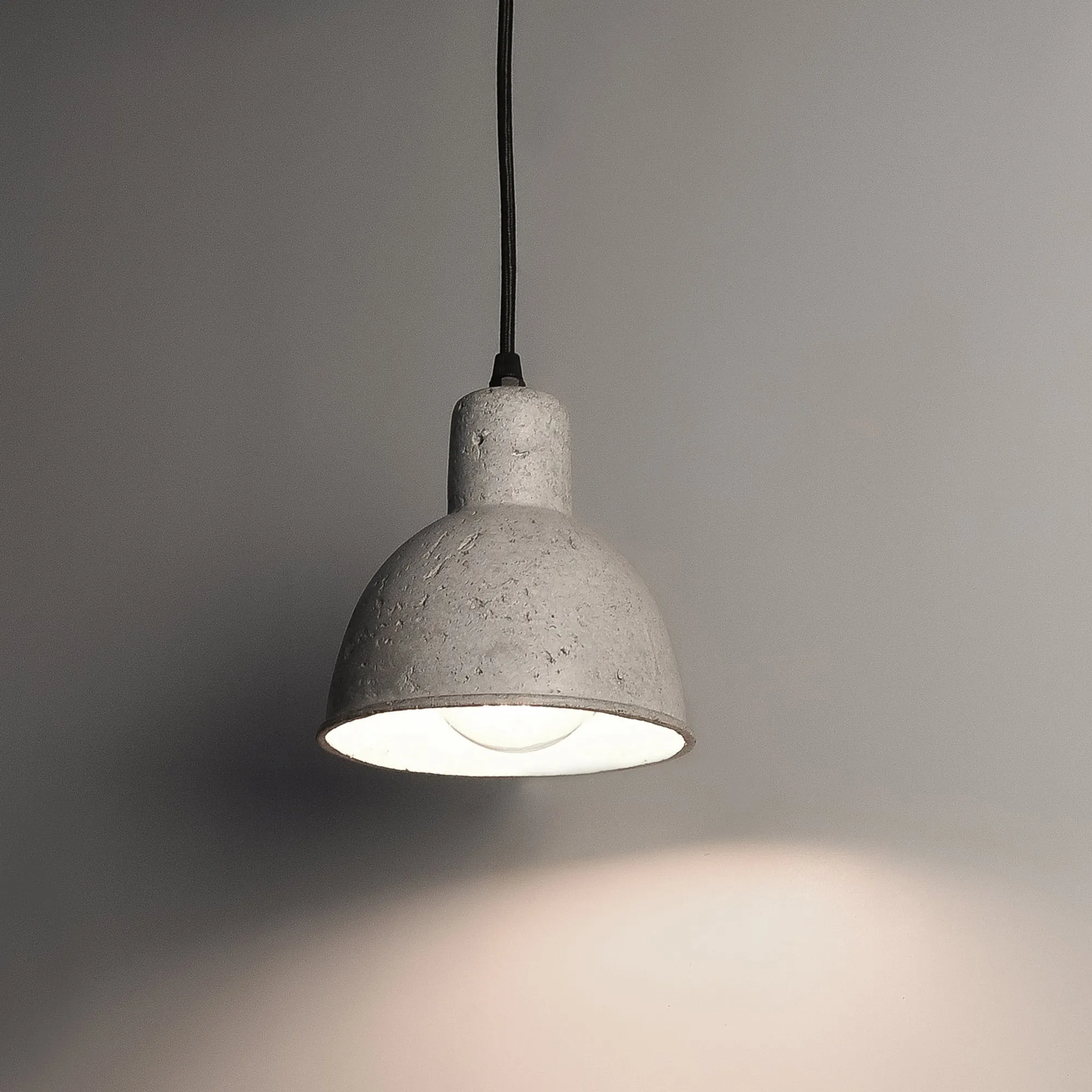 Clh159 Mountainside Concrete Light