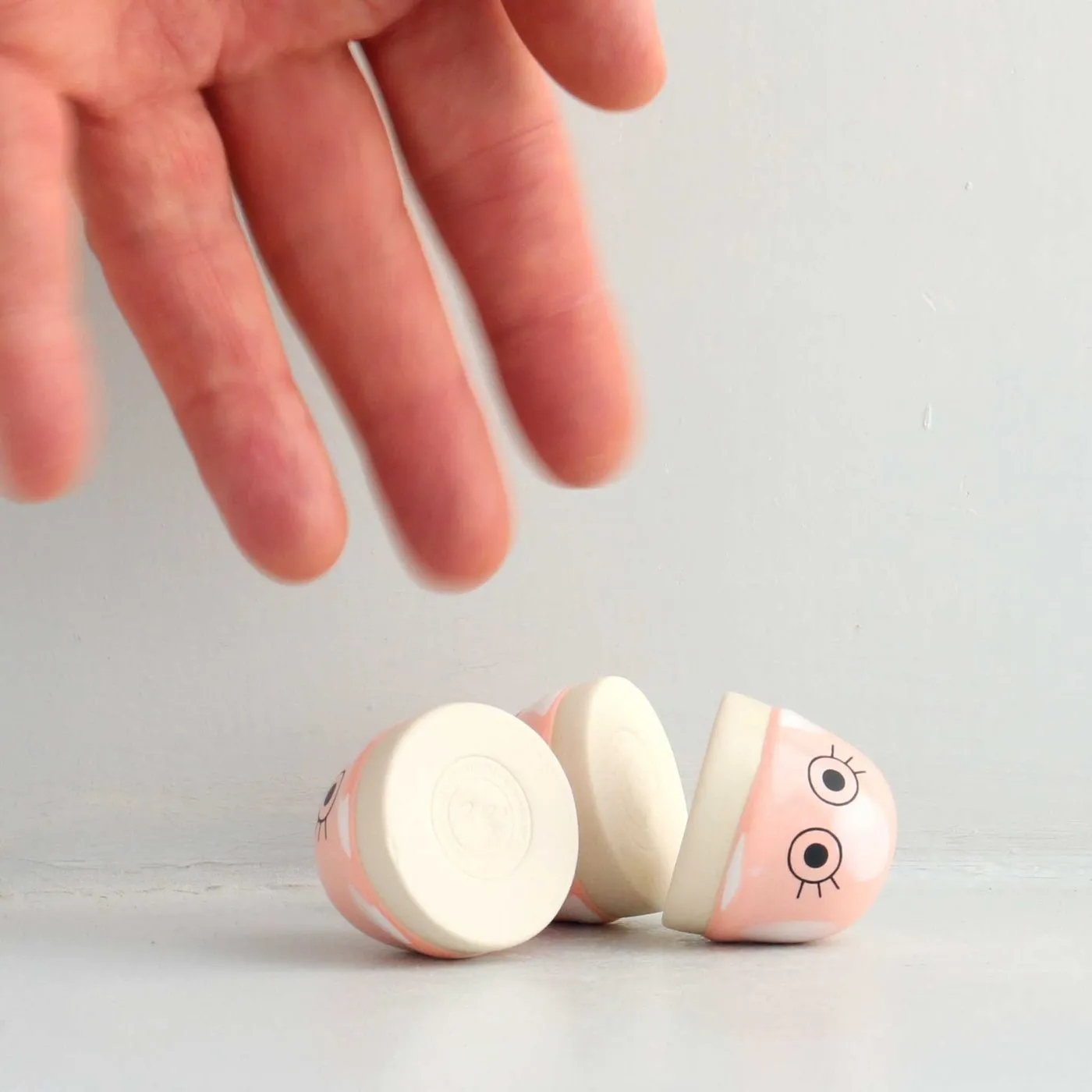 Familia Figurine | Dot | Tide | by Studio Arhoj
