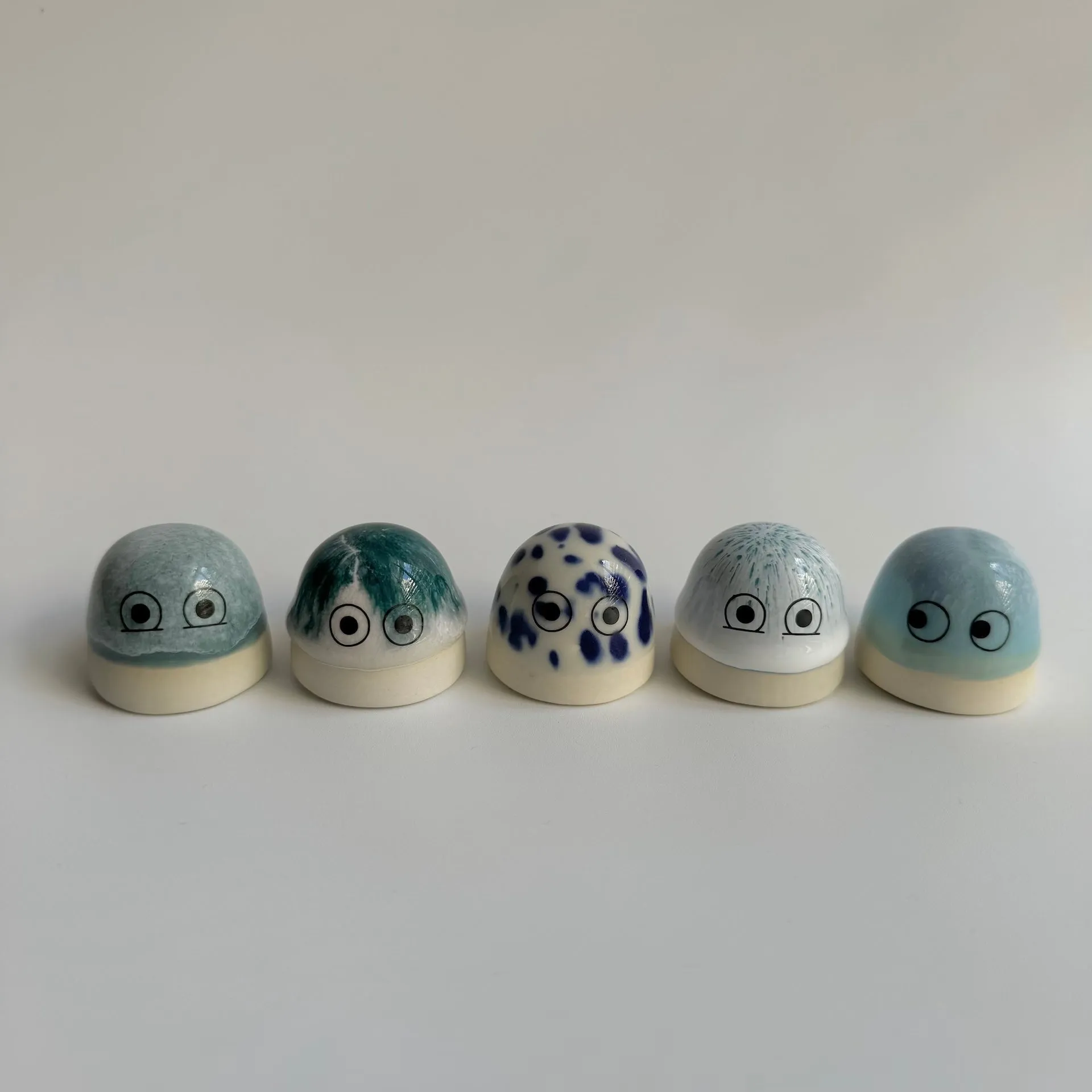 Familia Figurine | Dot | Tide | by Studio Arhoj
