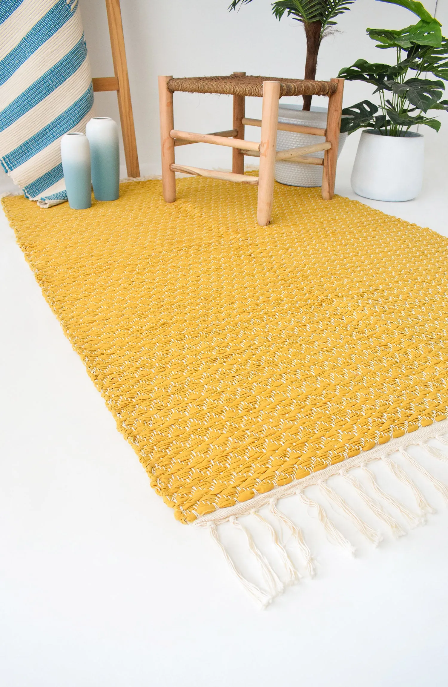Handmade Recycled Cotton RUG 5.67 ft x 4 ft (H-RUGS-22-011)
