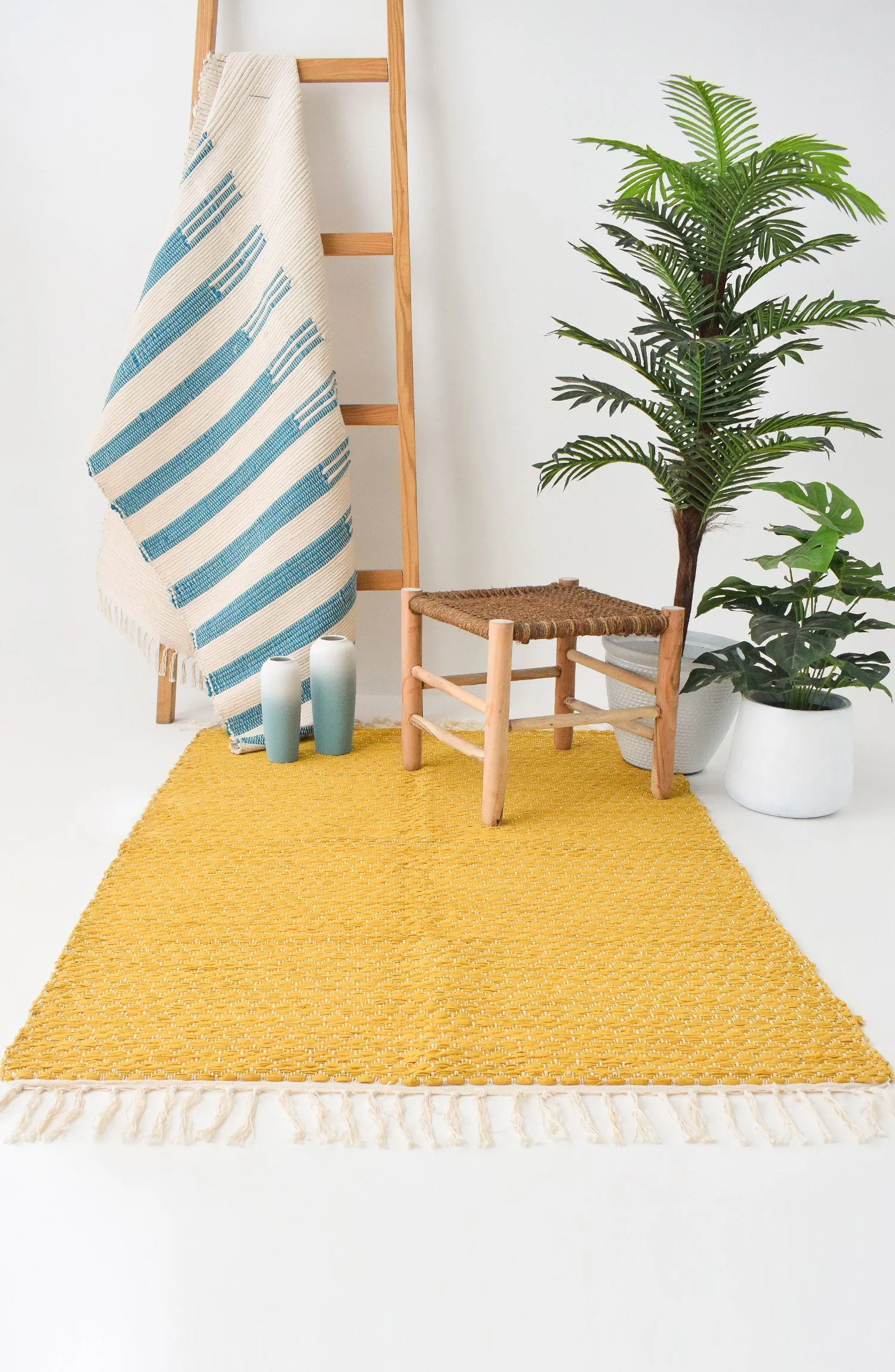 Handmade Recycled Cotton RUG 5.67 ft x 4 ft (H-RUGS-22-011)