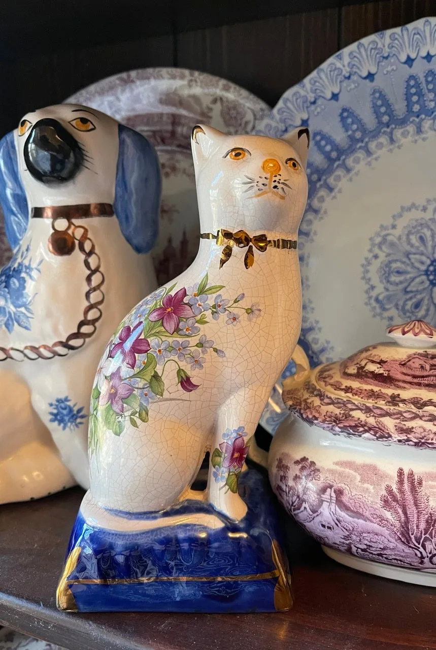 HTF Pair Periwinkle Blue & Purple Flowers Chintz English Transferware Staffordshire Mantle Cats w/ Bows RARE