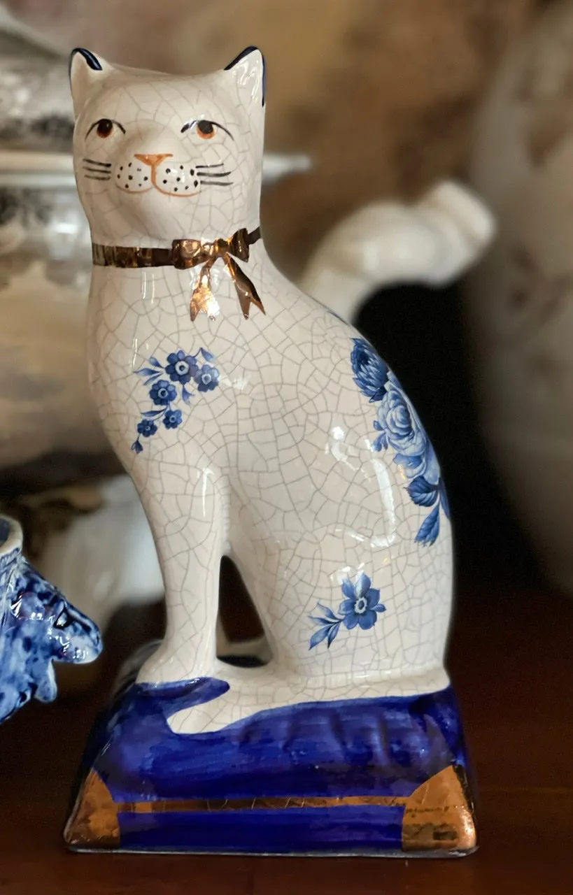 Vintage Pair Blue & White Chinoiserie Floral English Transferware Staffordshire Mantle Cats w/ Bows RARE